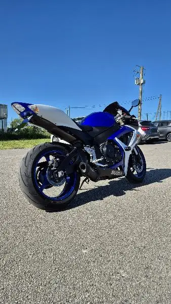SUZUKI GSXR 600
