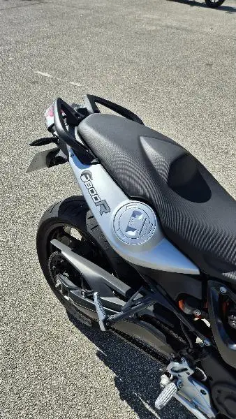 F 800 R
