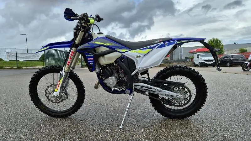 125 SE FACTORY