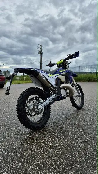 125 SE FACTORY