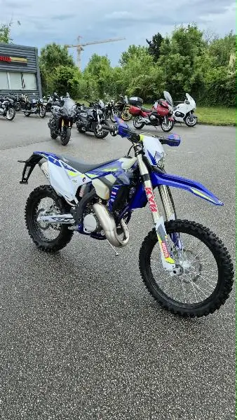 125 SE FACTORY