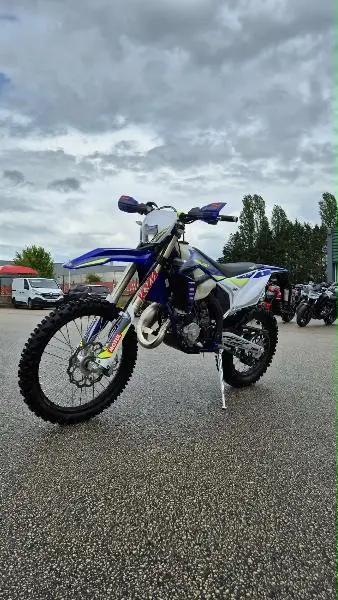 125 SE FACTORY