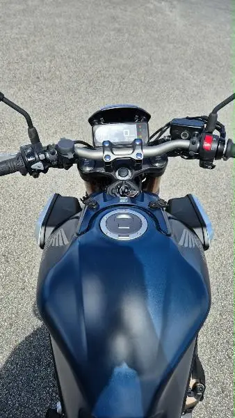 CB 650 R