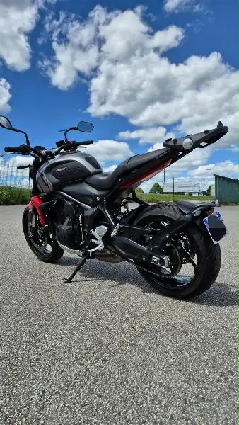TRIDENT 660