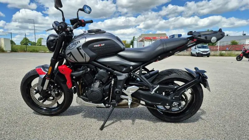 TRIDENT 660
