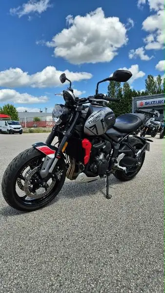 TRIDENT 660