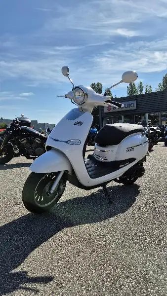 CITY 125