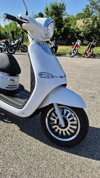 CITY 125