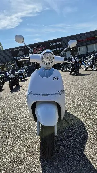 CITY 125