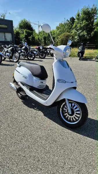 CITY 125