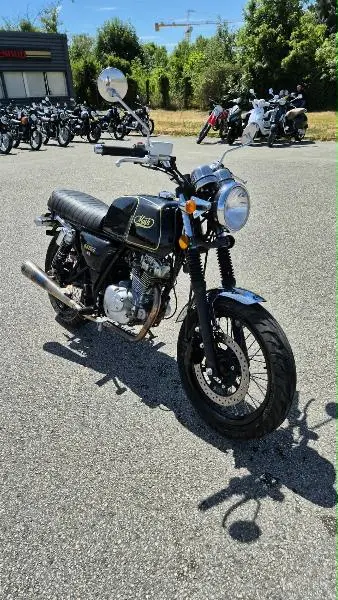 BLACK SEVEN 125