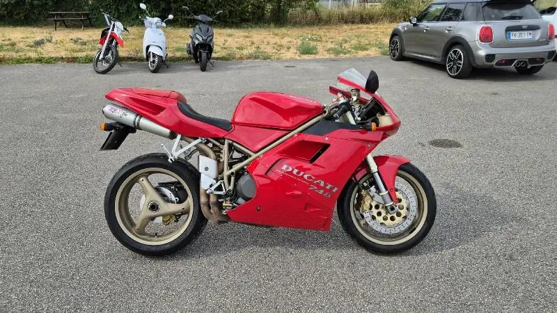 748