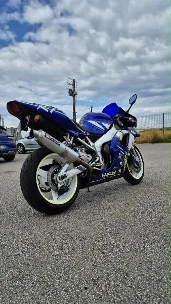 YZF 1000 R1