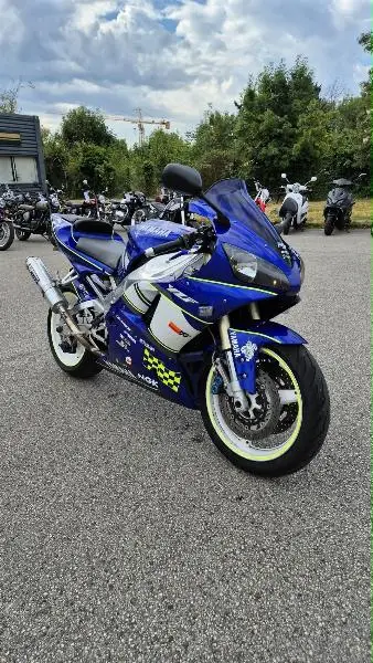 YZF 1000 R1