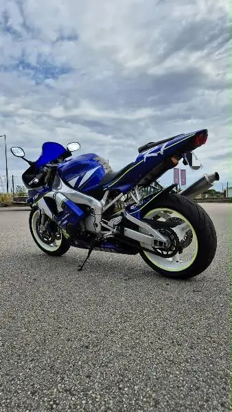 YZF 1000 R1