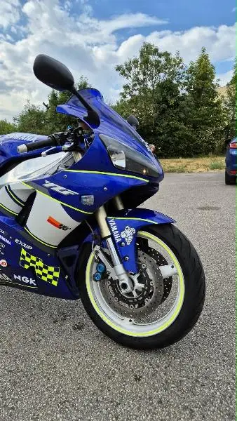 YZF 1000 R1