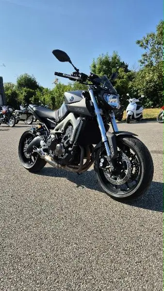 MT09
