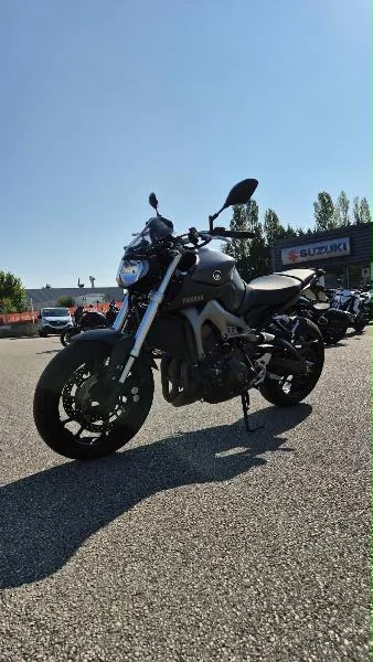 MT09