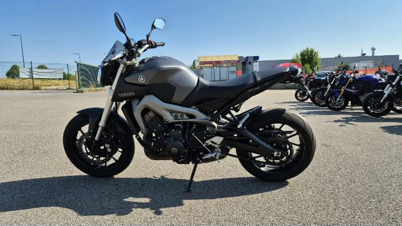 MT09