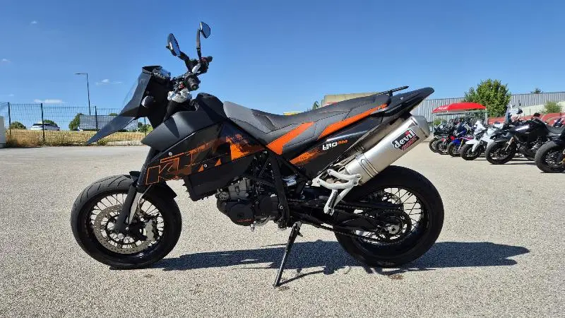 690 SMC