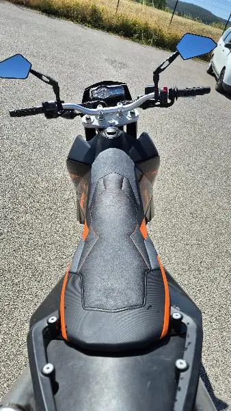 690 SMC