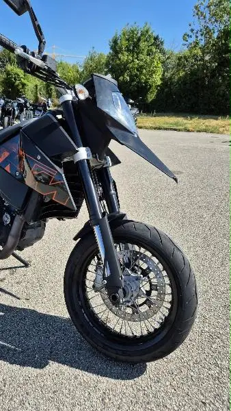 690 SMC