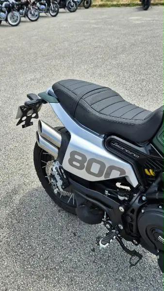 LEONCINO 800 T