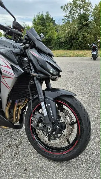 Z 1000