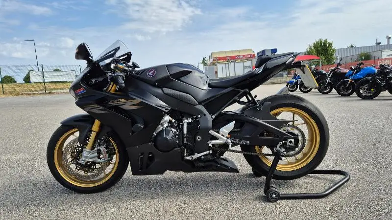 CBR 1000  RRR FIREBLADE SP