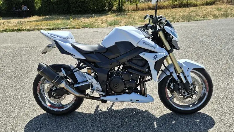 GSR 750
