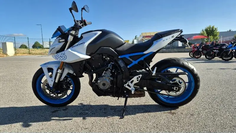 GSX8S