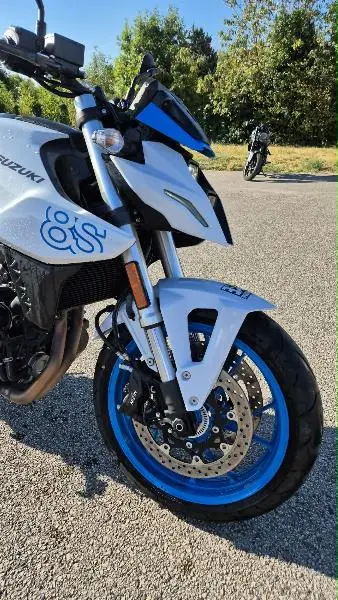 GSX8S