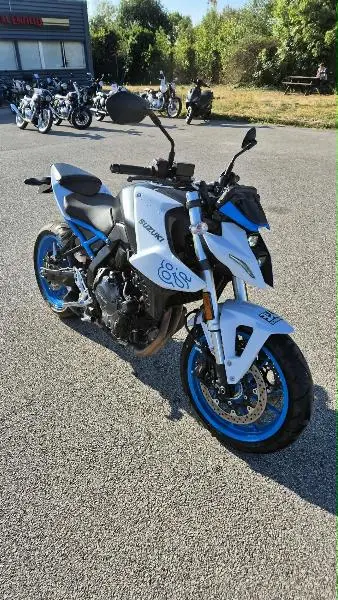 GSX8S