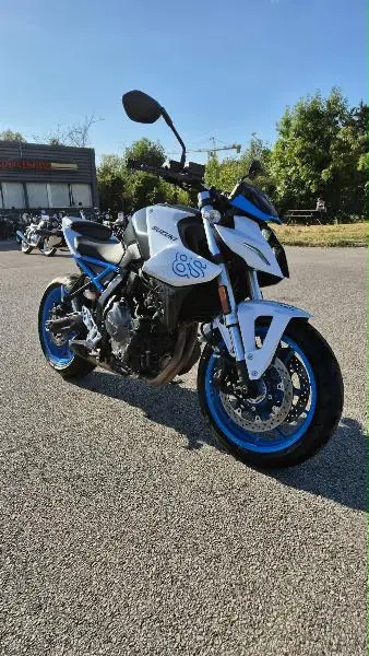 GSX8S