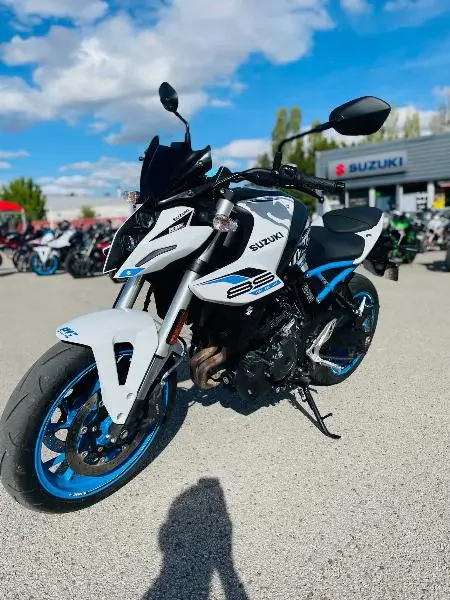 GSX8S