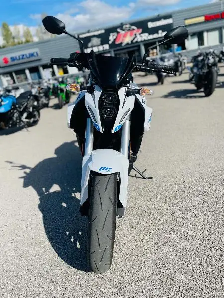 GSX8S