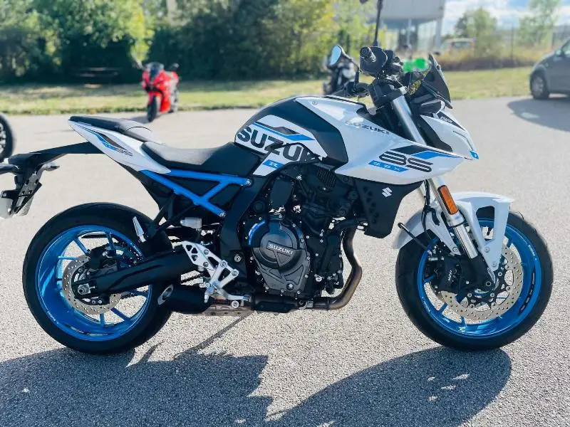 GSX8S