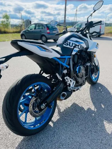 GSX8S