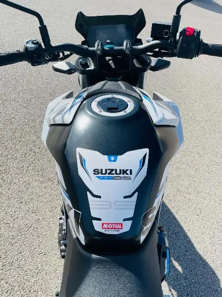 GSX8S