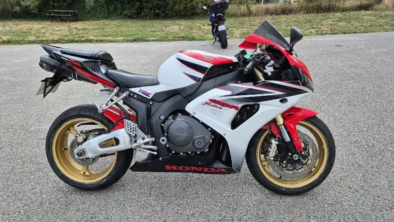 CBR 1000 RR FIREBLADE  HRC