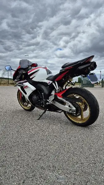 CBR 1000 RR FIREBLADE  HRC