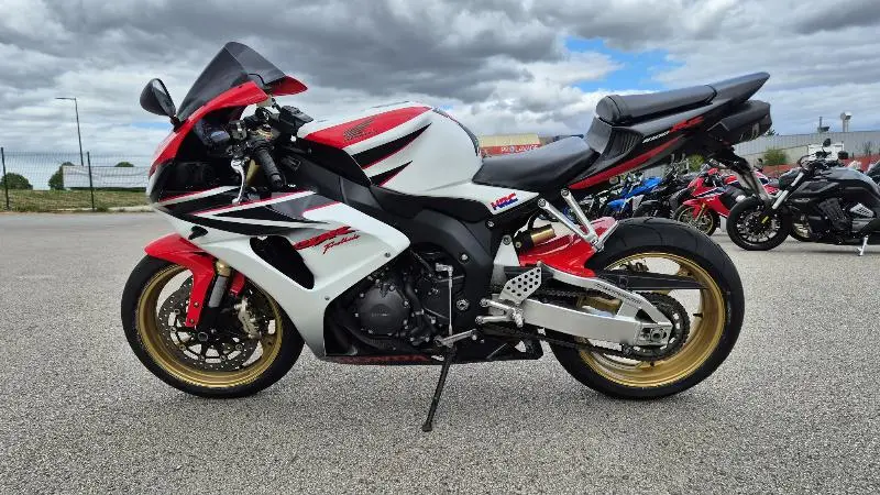 CBR 1000 RR FIREBLADE  HRC