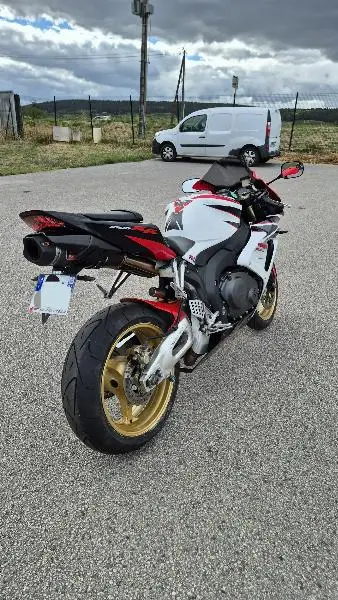 CBR 1000 RR FIREBLADE  HRC