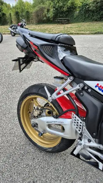 CBR 1000 RR FIREBLADE  HRC