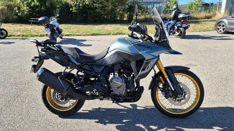 DL VSTROM 800DE