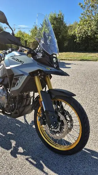 DL VSTROM 800DE