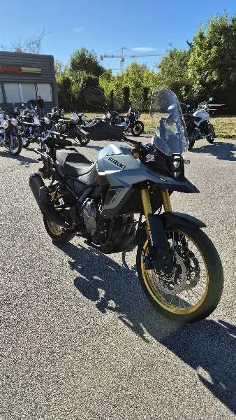 DL VSTROM 800DE