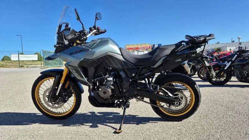 DL VSTROM 800DE