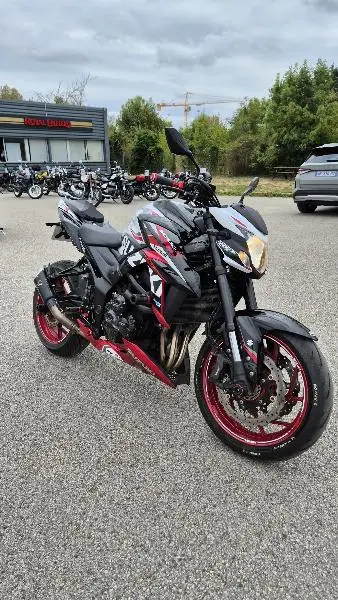 GSXS 750
