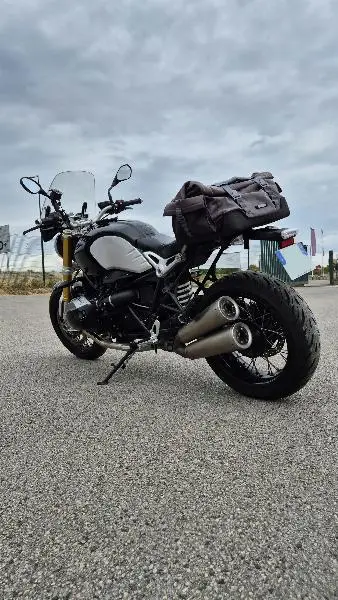 R NineT
